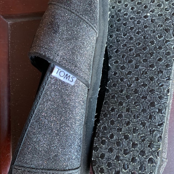 TOMS Youth Slip on Alpargata Black Glitter Shoes - Picture 5 of 11